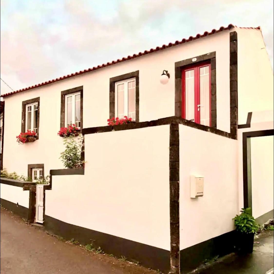 Quinta Pereirinha Farm - A Private 3 Bedroom Vacation Home, Close To Hiking W Ocean Views - Pico Island, Azores São Roque do Pico Екстериор снимка